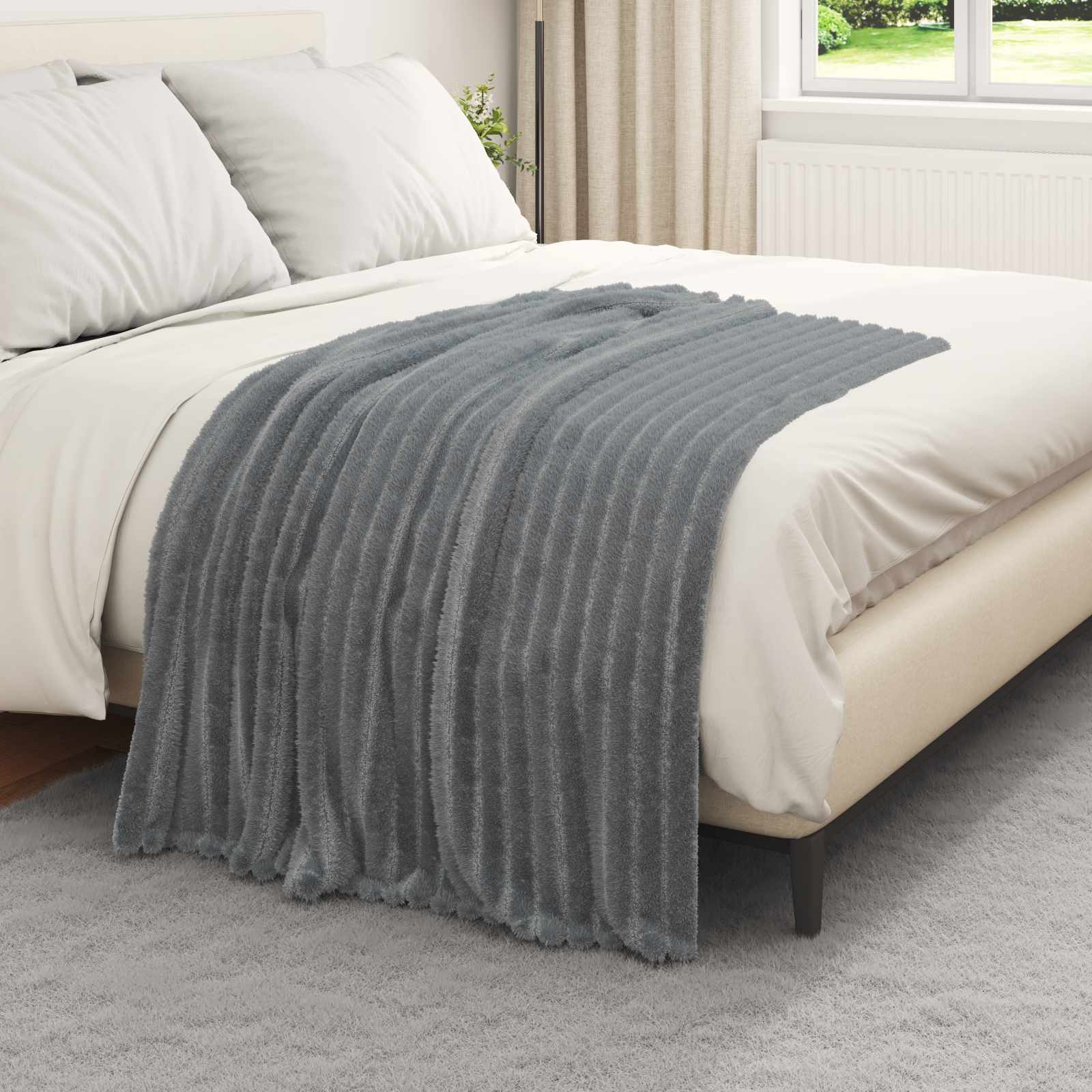 Überwurfdecke Dunkelgrau 150 x 130 cm Fleece