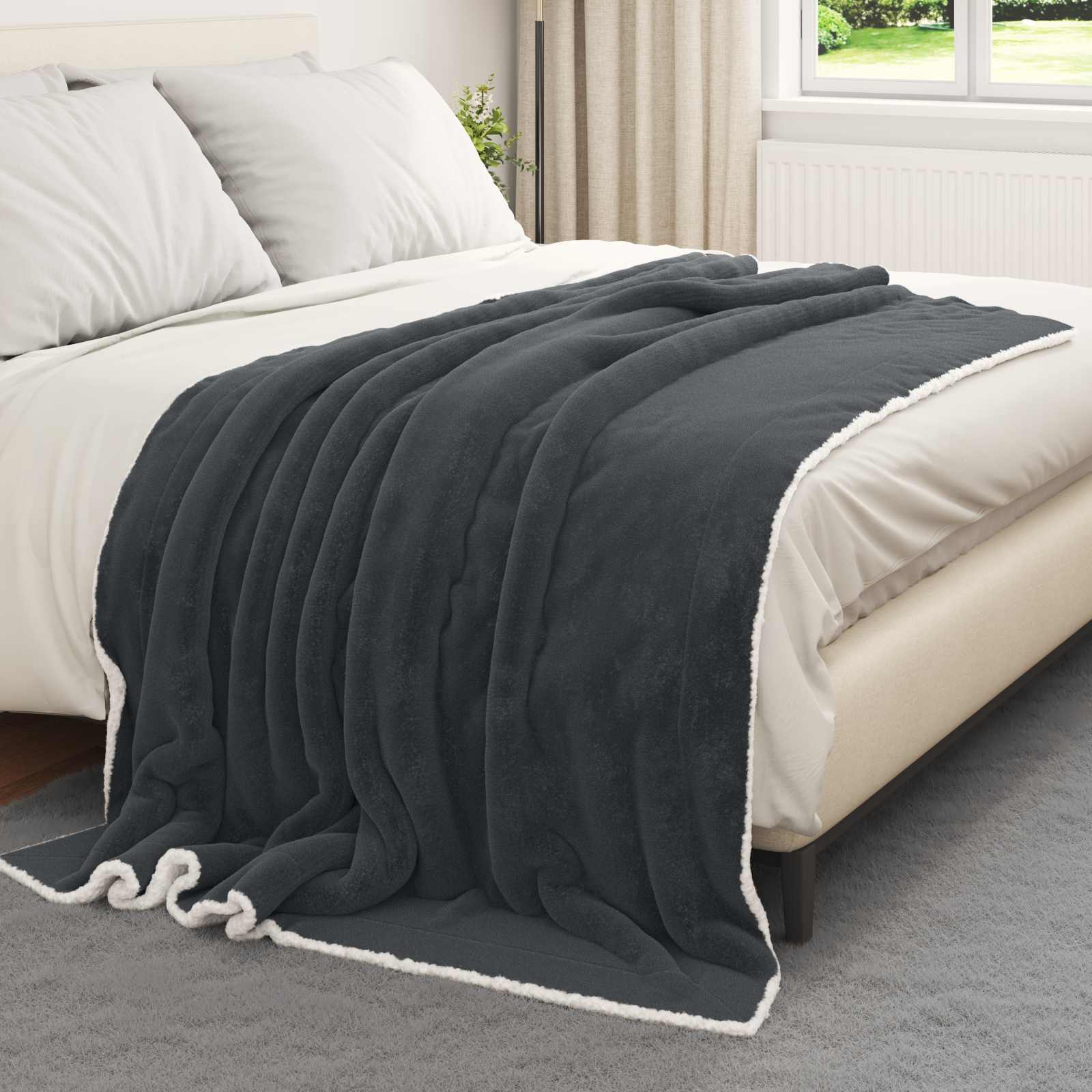 Überwurfdecke Dunkelgrau 150 x 200 cm Fleece