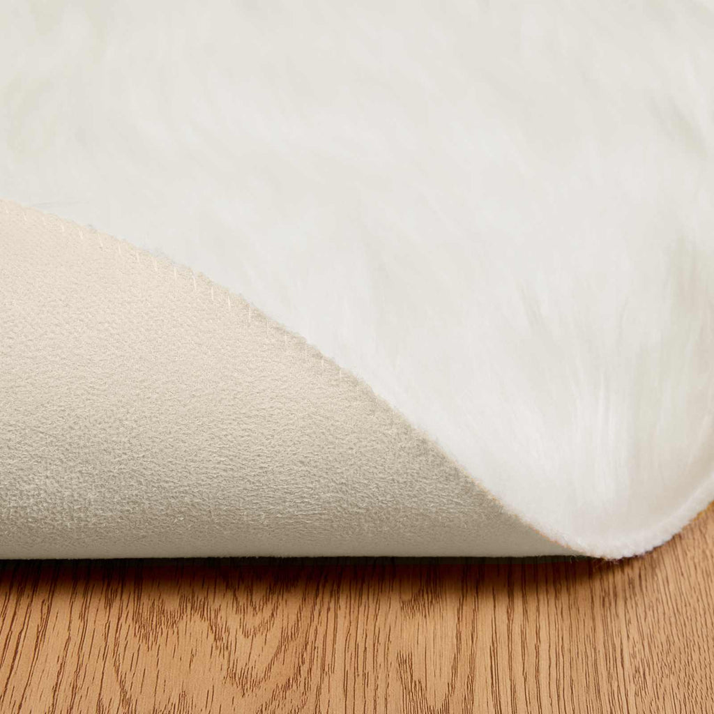 Teppich aus Kunstschaffell TAFALLA Weiß Ø 160 cm Polyester