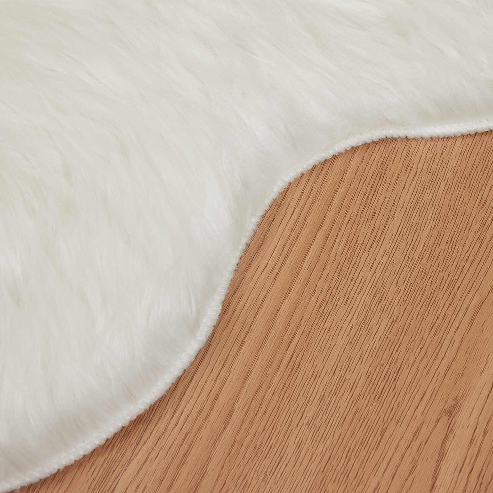 Teppich aus Kunstschaffell TAFALLA Weiß 60 x 90 cm Polyester