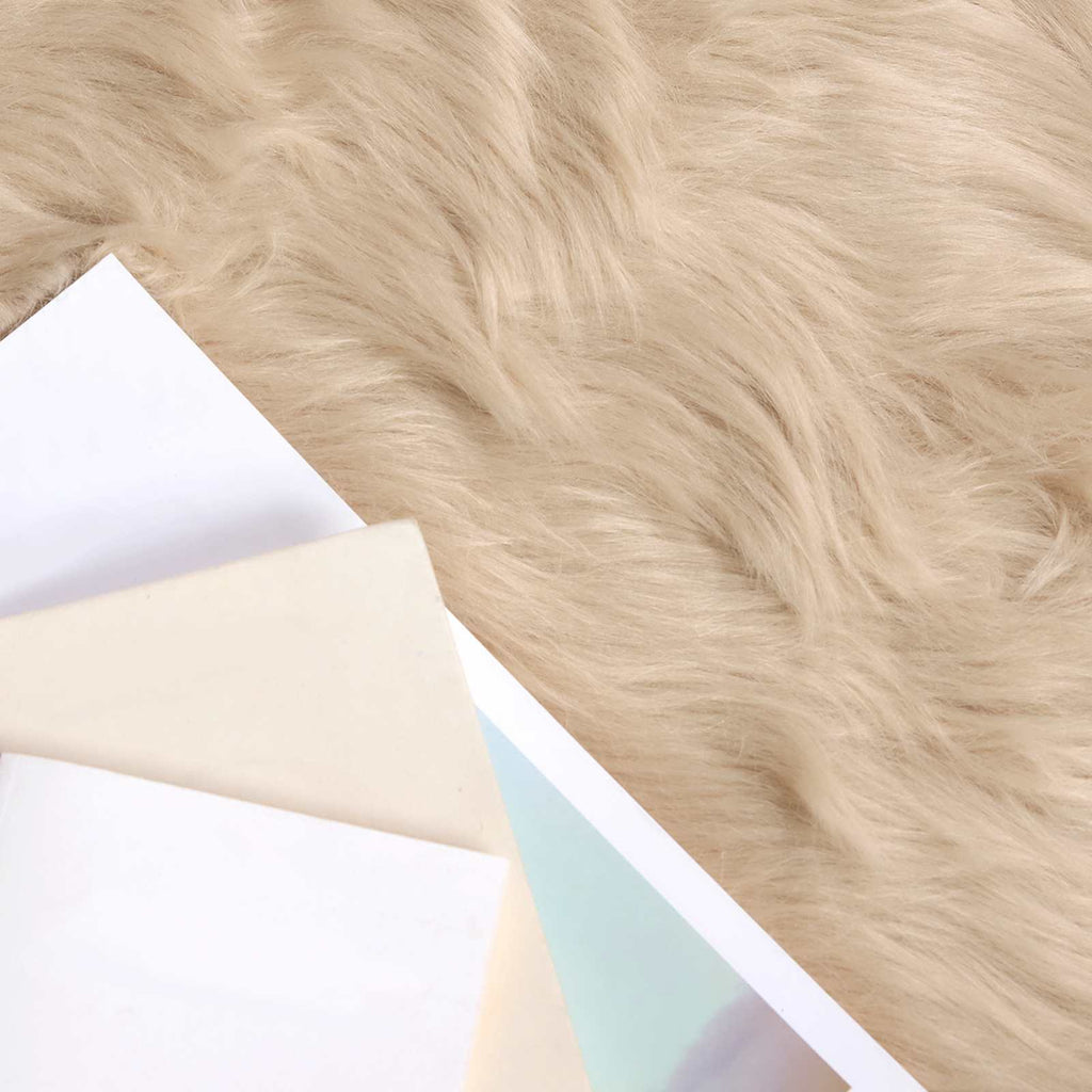 Teppich aus Kunstschaffell TAFALLA Beige 240 x 240 cm Polyester