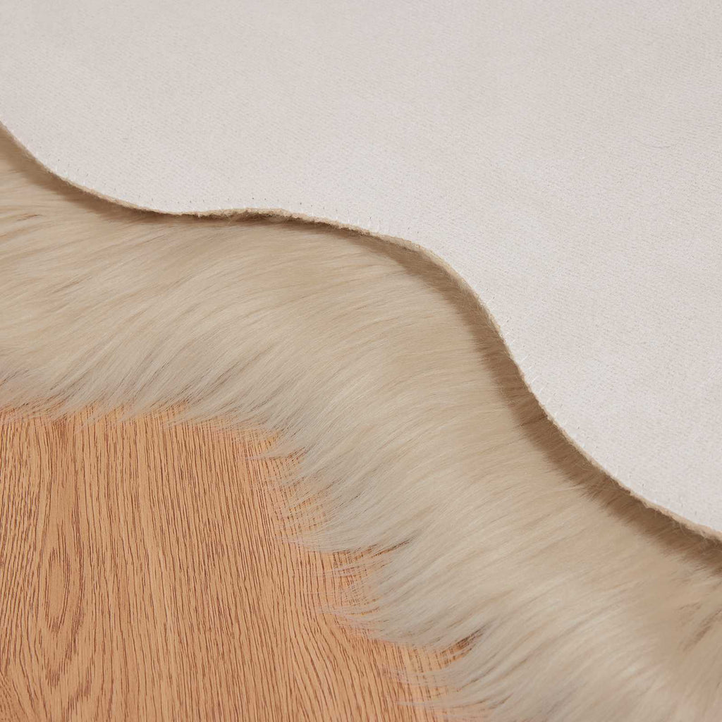 Teppich aus Kunstschaffell TAFALLA Beige 80 x 120 cm Polyester