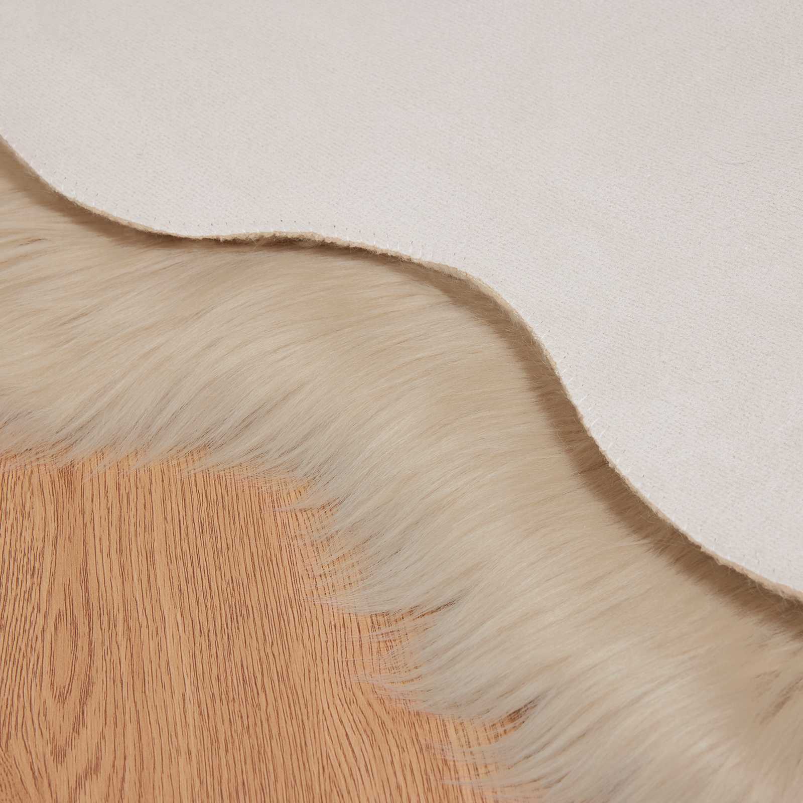 Teppich aus Kunstschaffell TAFALLA Beige 80 x 120 cm Polyester