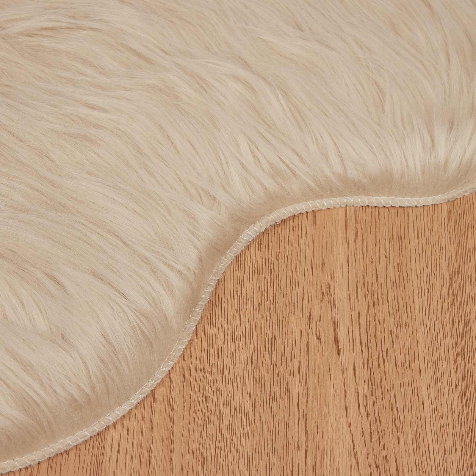 Teppich aus Kunstschaffell TAFALLA Beige 80 x 120 cm Polyester
