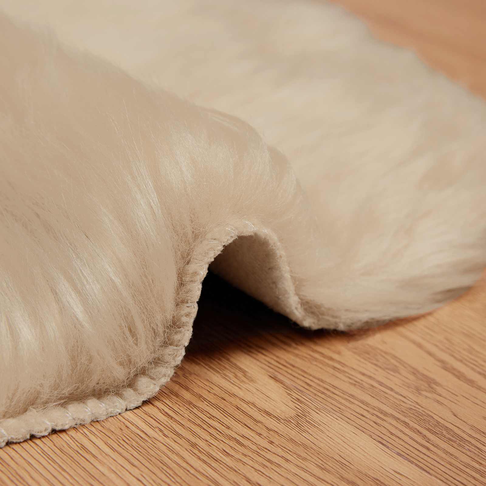 Teppich aus Kunstschaffell TAFALLA Beige 80 x 120 cm Polyester