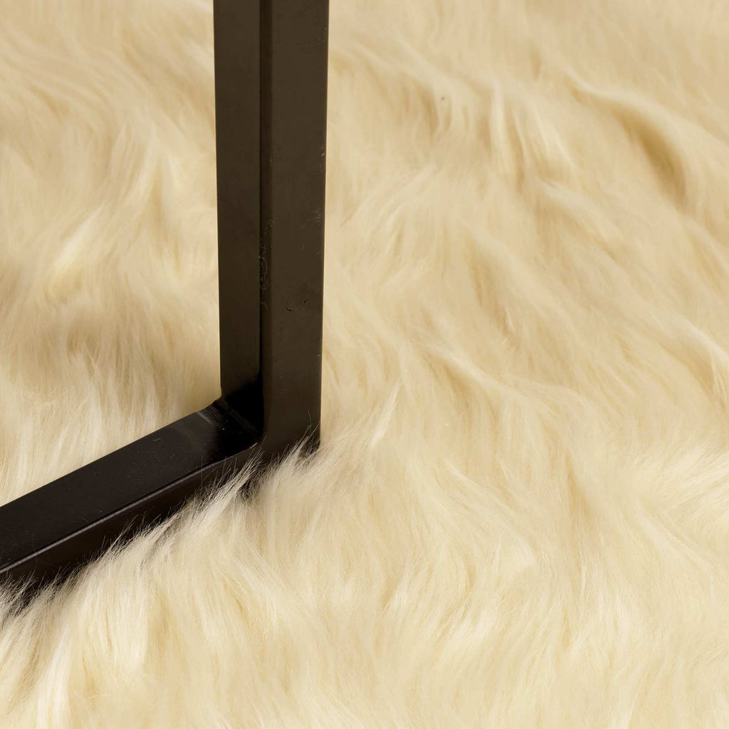 Teppich aus Kunstschaffell TAFALLA Creme 140 x 200 cm Polyester