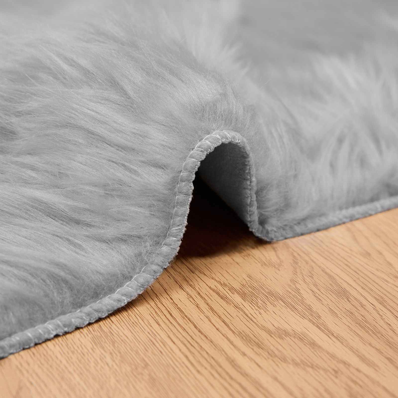 Teppich aus Kunstschaffell TAFALLA Grau 200 x 200 cm Polyester
