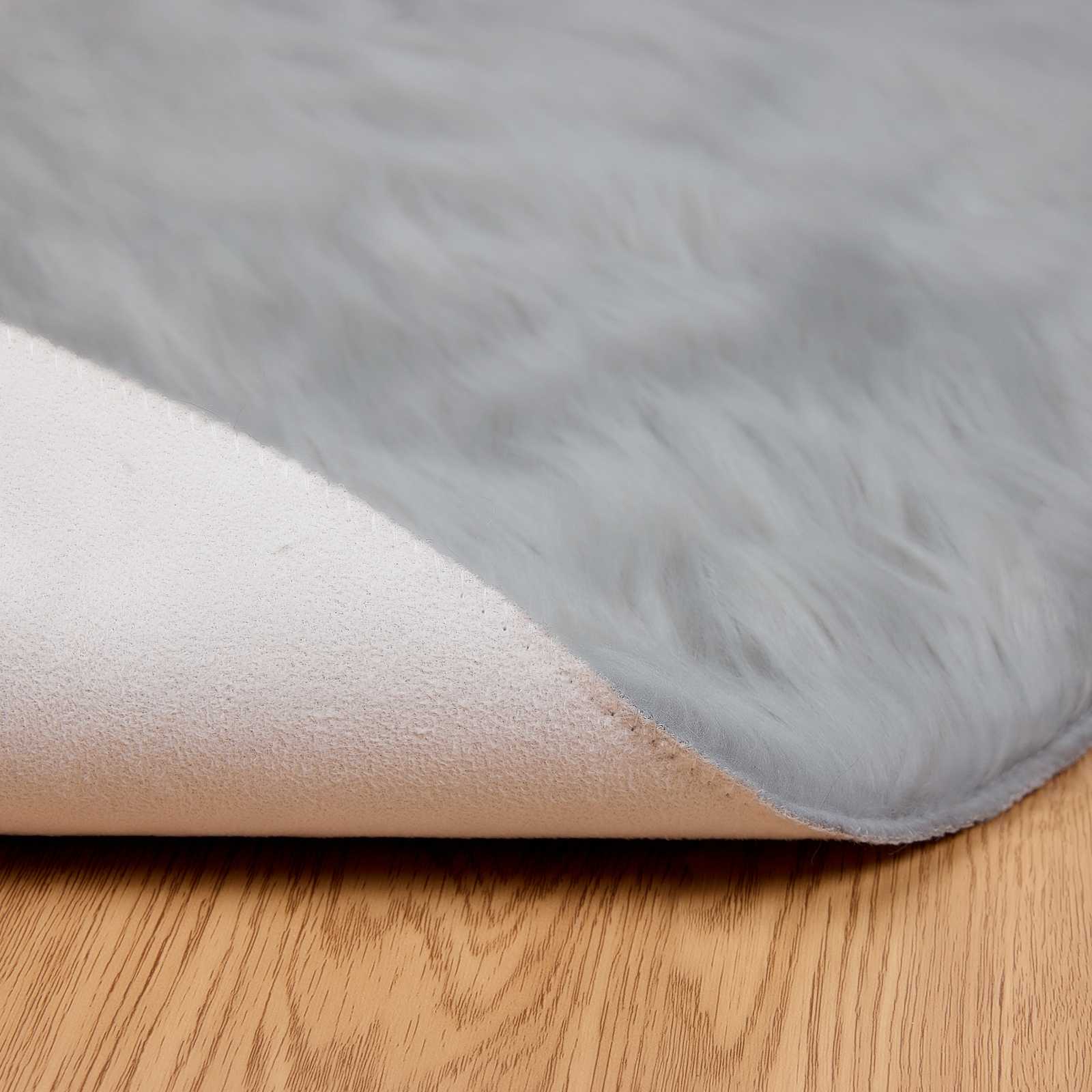 Teppich aus Kunstschaffell TAFALLA Grau Ø 100 cm Polyester