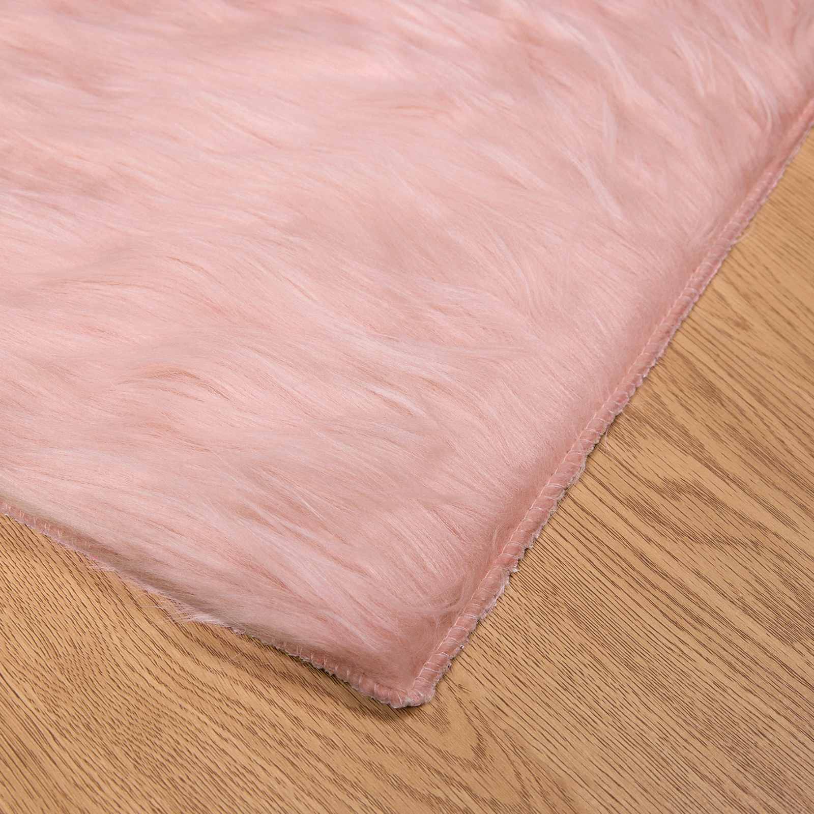 Teppich aus Kunstschaffell TAFALLA Rosa 140 x 200 cm Polyester