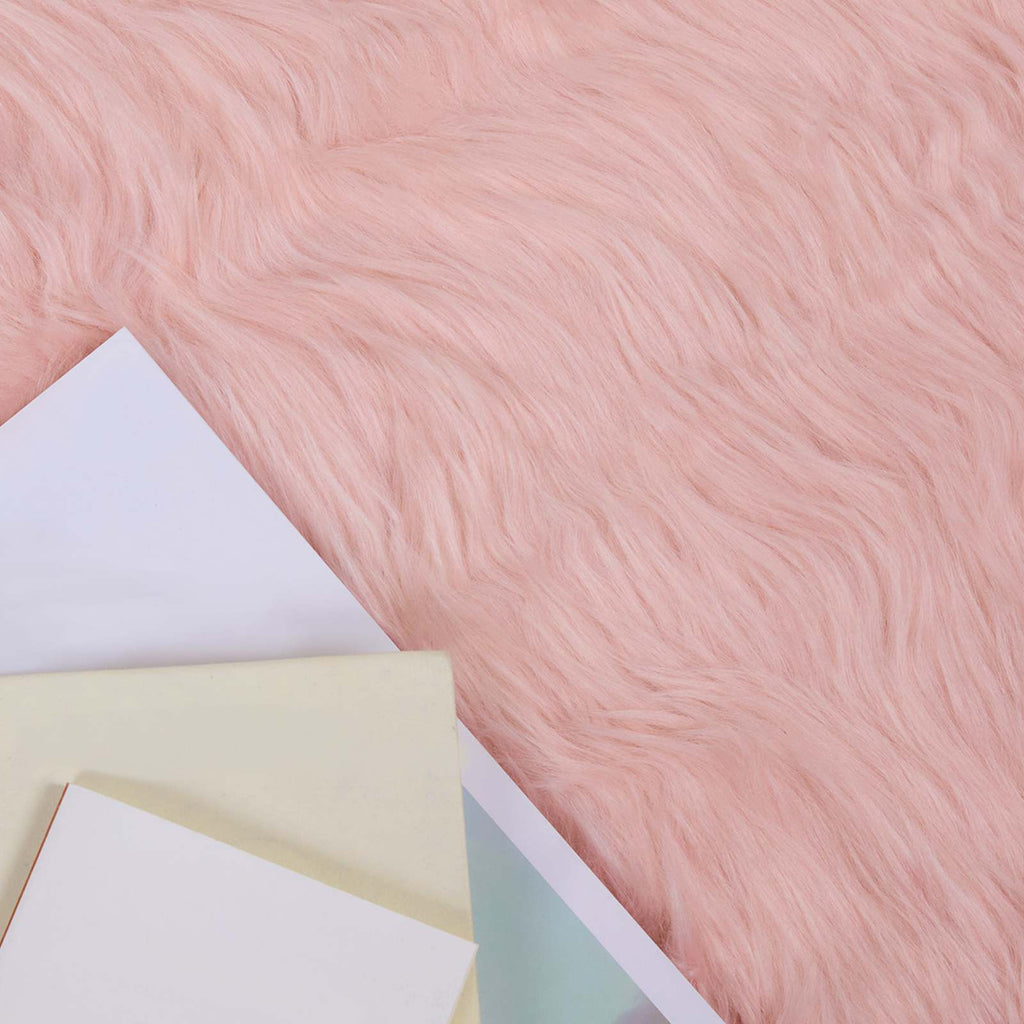 Teppich aus Kunstschaffell TAFALLA Rosa Ø 160 cm Polyester