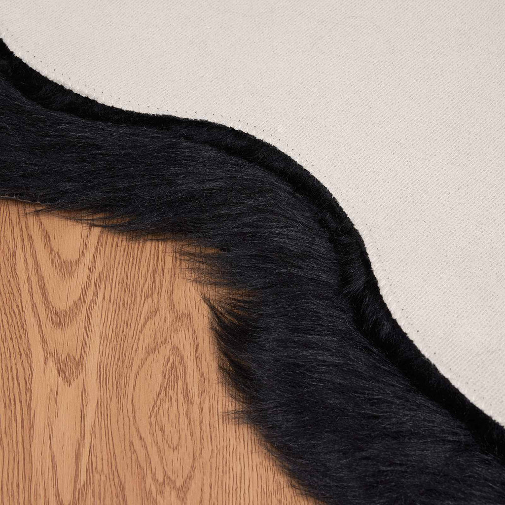 Teppich aus Kunstschaffell TAFALLA Schwarz 60 x 90 cm Polyester