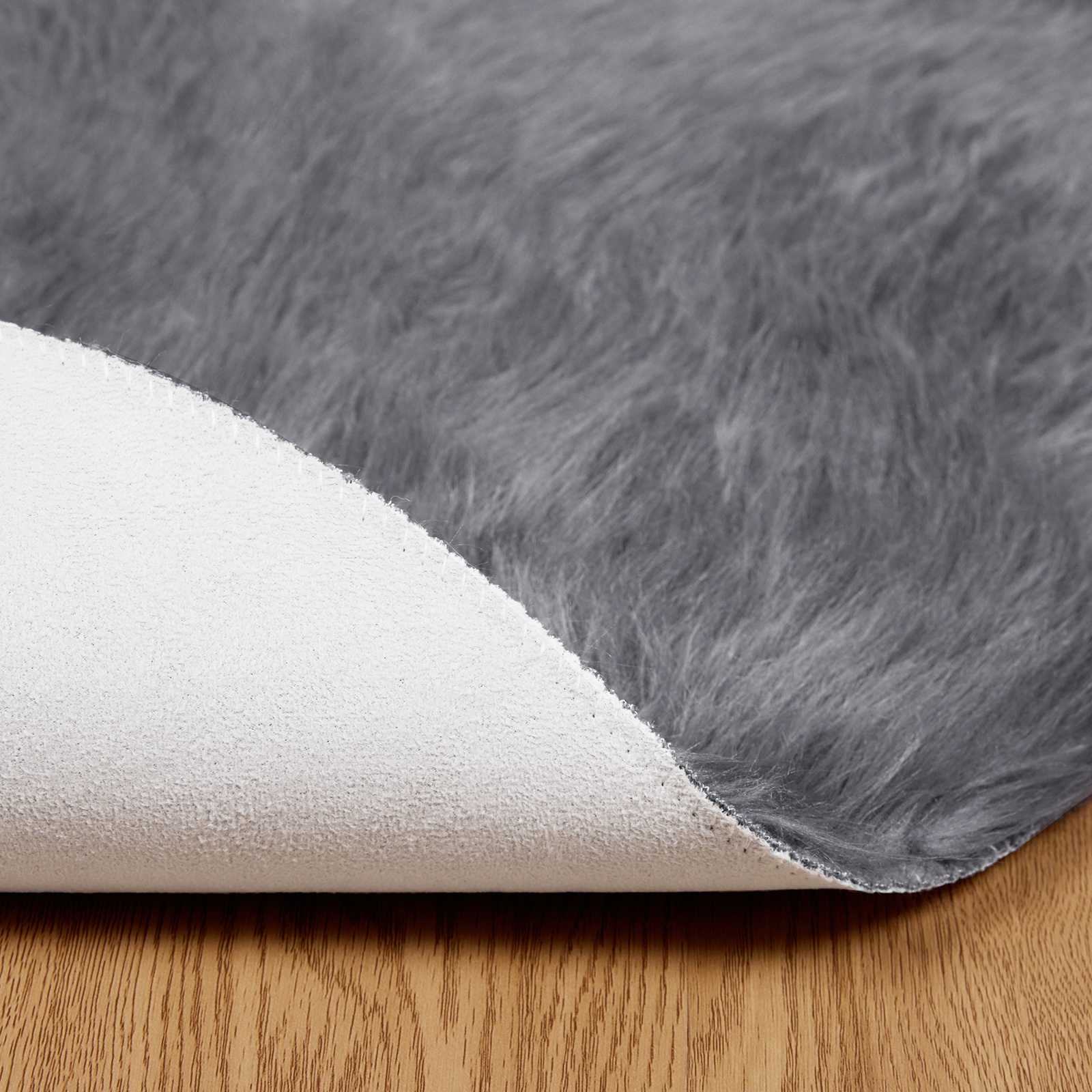 Teppich aus Kunstschaffell TAFALLA Anthrazit Ø 120 cm Polyester