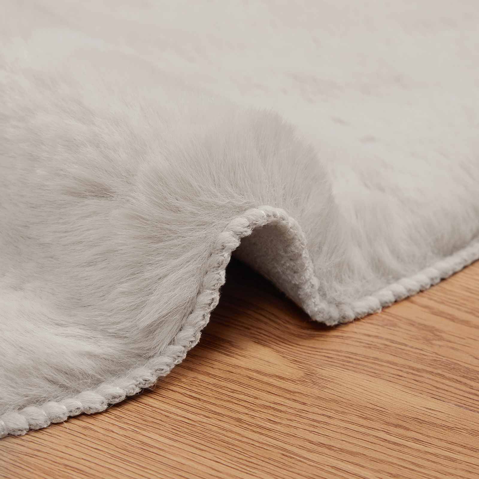 Rutschfester Teppich aus Kunstkaninchenfell OLITE Beige Ø 80 cm