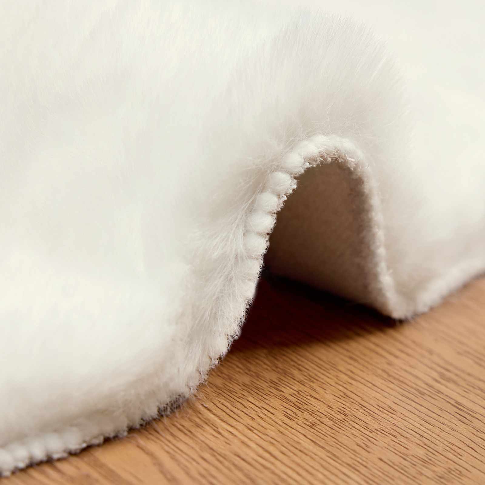Rutschfester Teppich aus Kunstkaninchenfell OLITE Creme Ø 80 cm