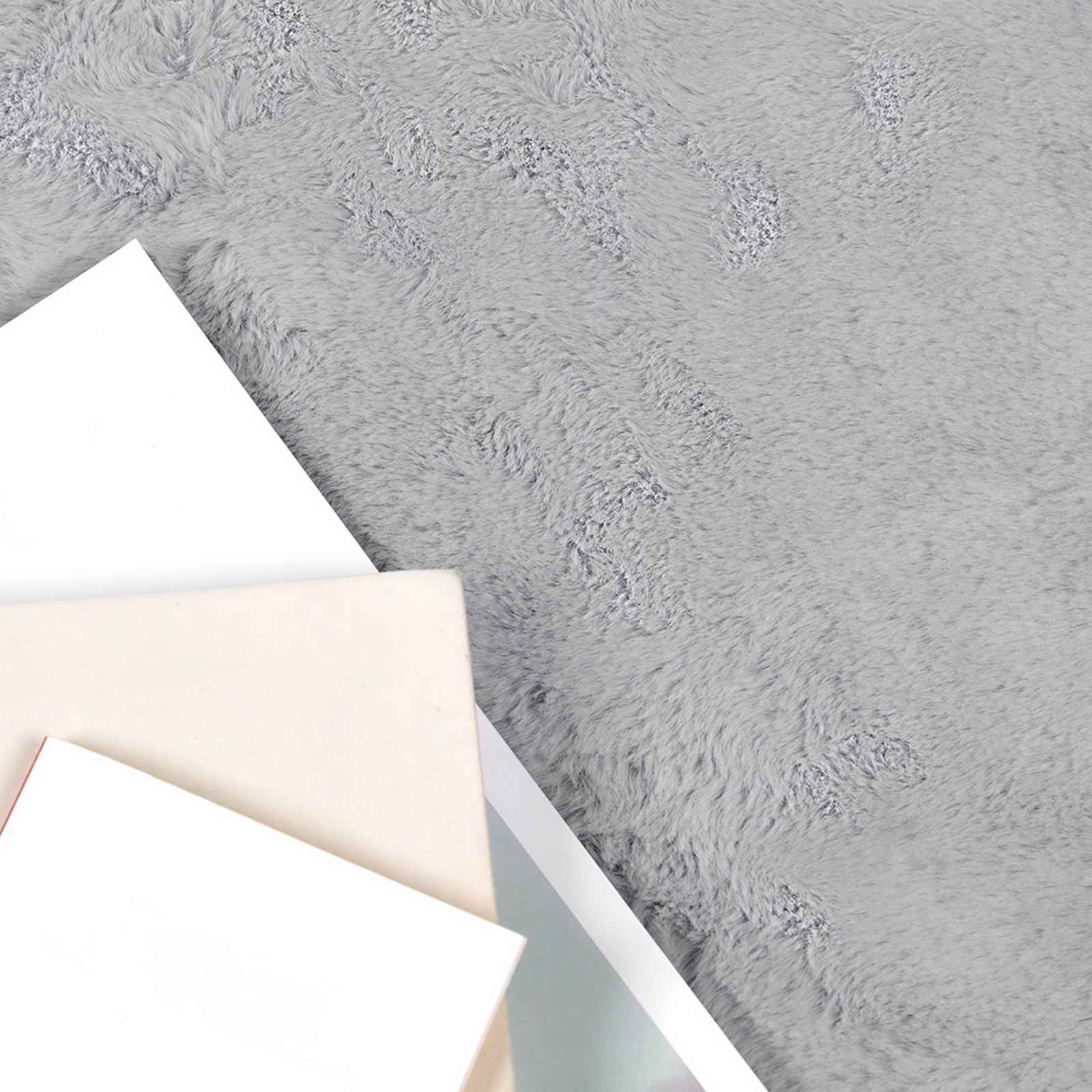 Rutschfester Teppich aus Kunstkaninchenfell OLITE Grau