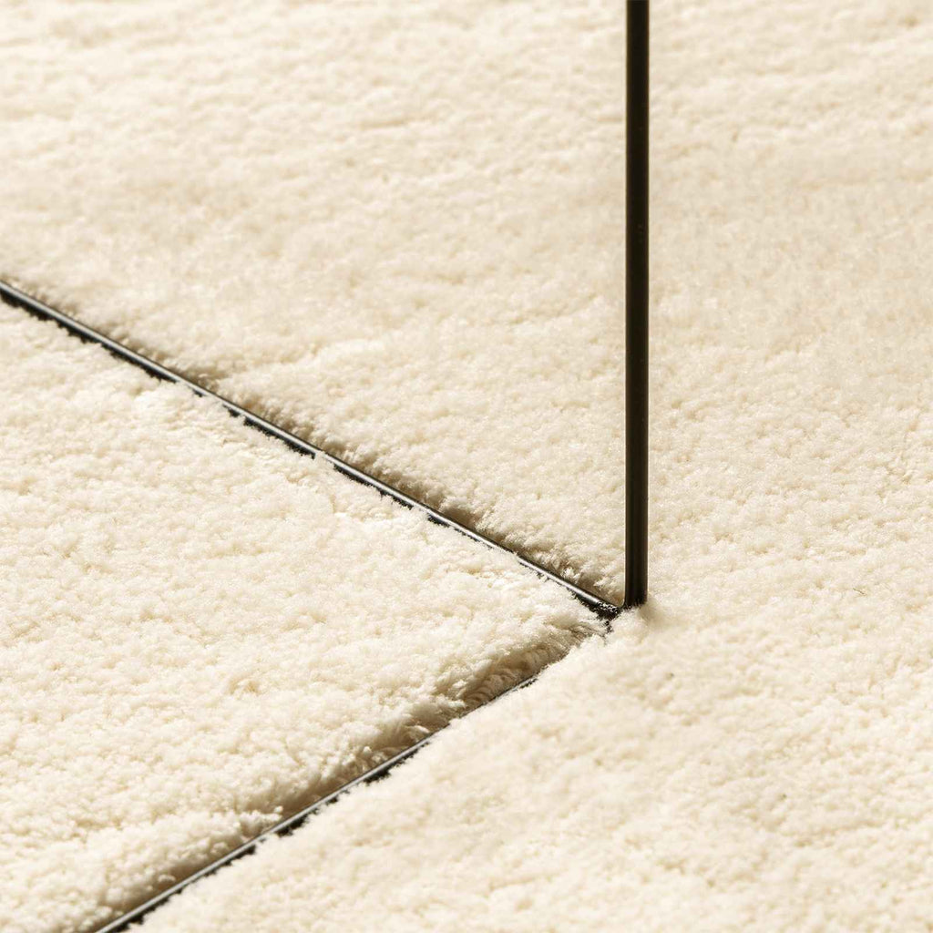 Mittlerer Flor weicher und waschbarer Teppich HUARTE Creme