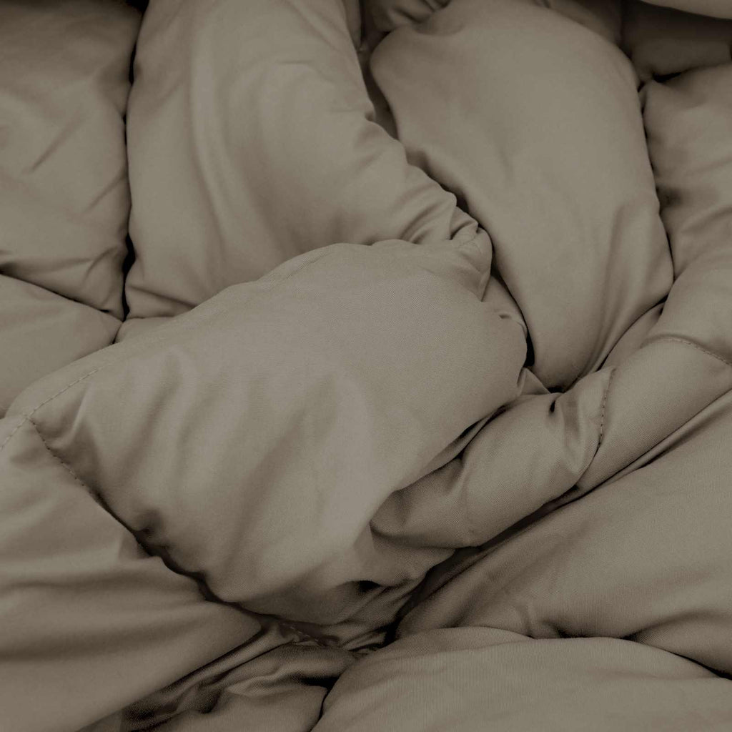 Ganzjahresbettdecke Hellgrau 140 x 200 cm Mikrofaser