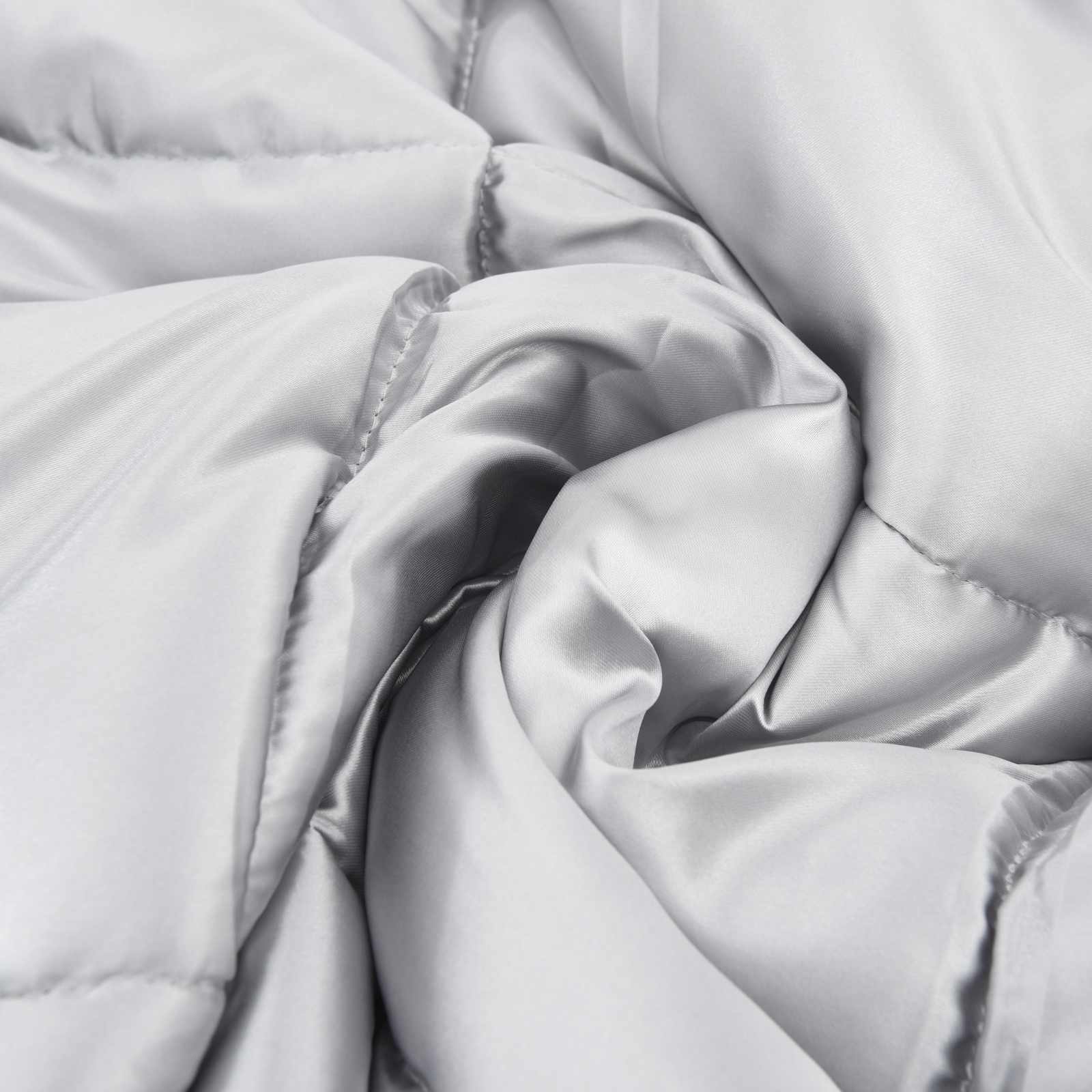 Winterbettdecke Silber 155 x 220 cm Satin und Mikrofaser