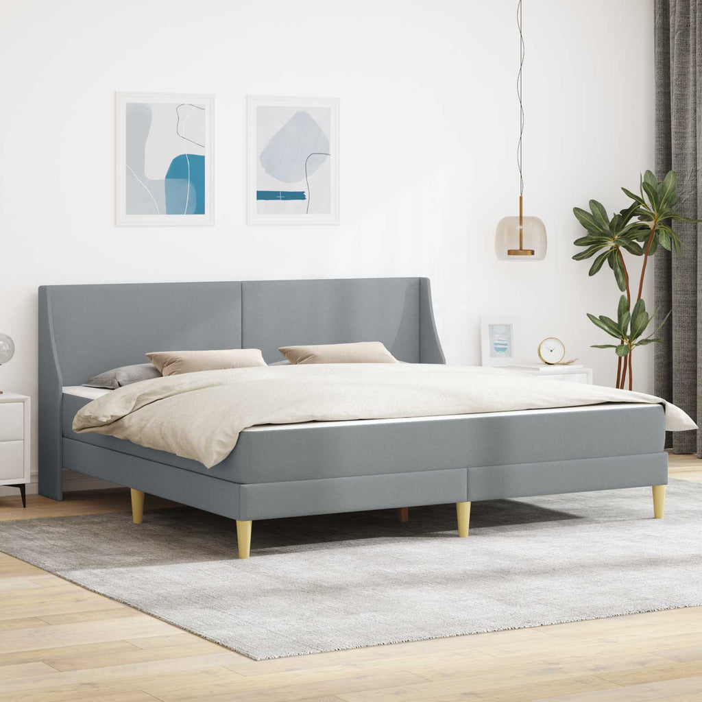 Bettgestell mit Matratze Hellgrau 180 x 200 cm Stoff