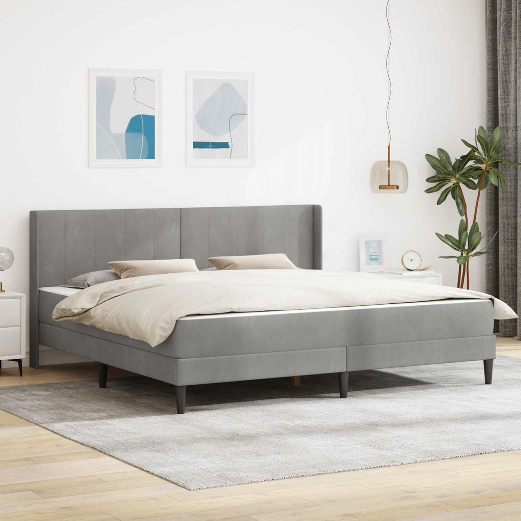 Bettgestell mit Matratze Hellgrau 180 x 200 cm Samt