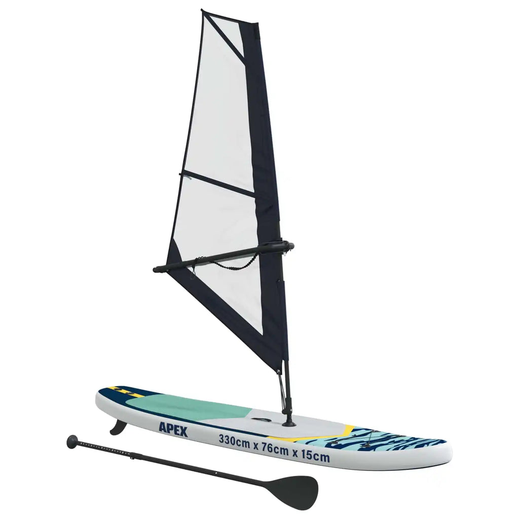 Aufblasbares SUP-Board APEX mit montiertem Segel – schräge Ansicht